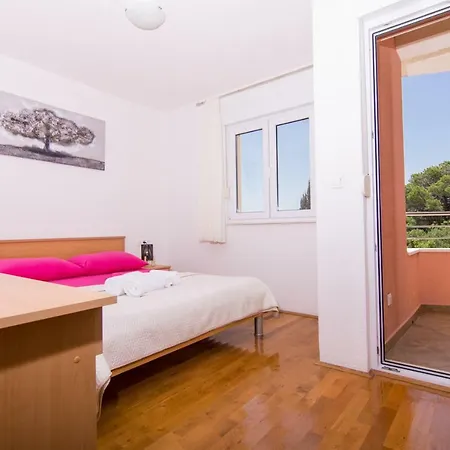 Peky Trogir